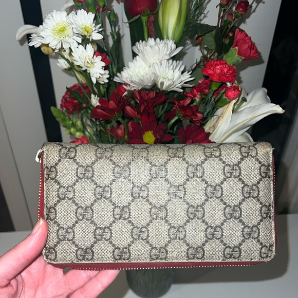 Authentic Gucci Special Edition Collector Item Kingsnake Heart Design GG Wallet - Picture 5 of 15